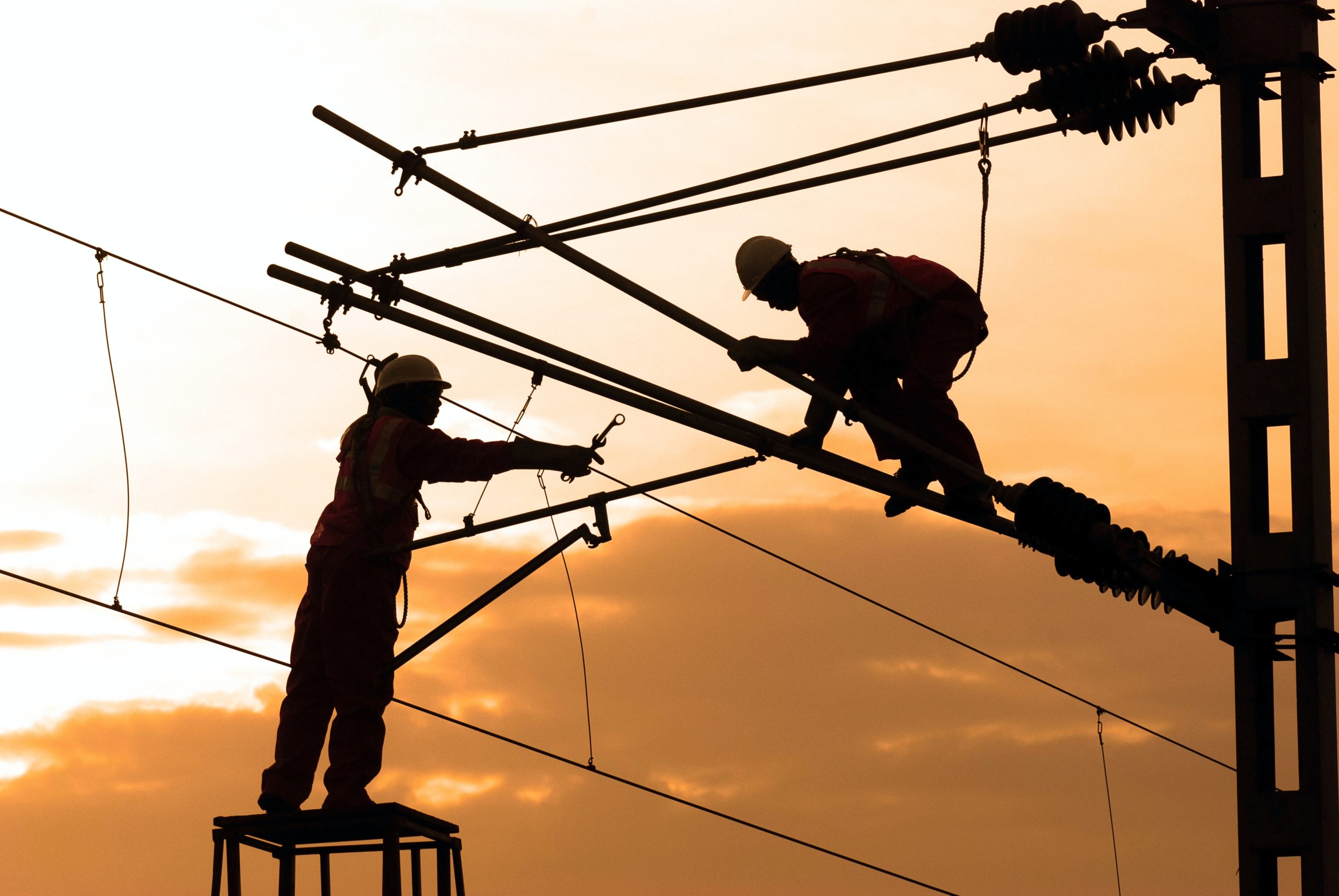 Electricista trabajando